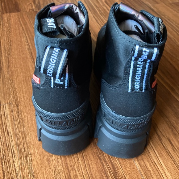 NWT Palladium Revolt Hi TX Women’s Black High-Top Shoes - Picture 6 of 8